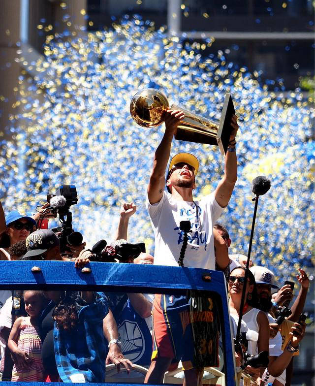 爱游戏APP-杜兰特重要时刻表现优异，巴塞罗那带队取胜！上演精彩一战-爱游戏APP