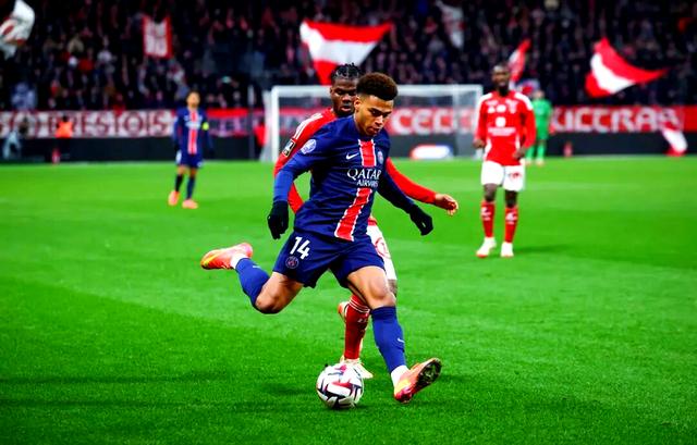 爱游戏官网-关于赛前法国杯焦点战；比利亚雷亚尔再遭质疑；目标明确；更衣室氛围转暖的信息-爱游戏官网